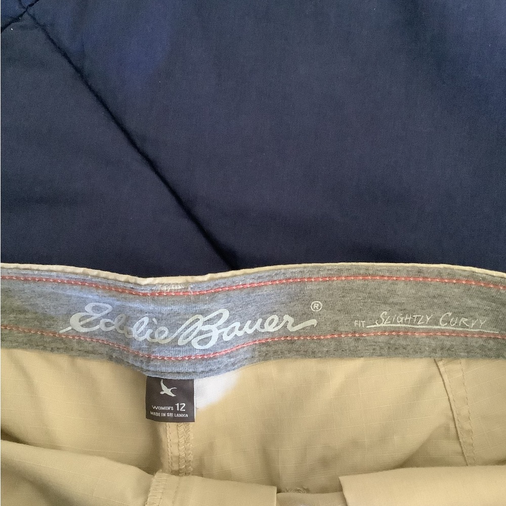 Eddie Bauer Women’s Cargo Shorts - Picture 4 of 4